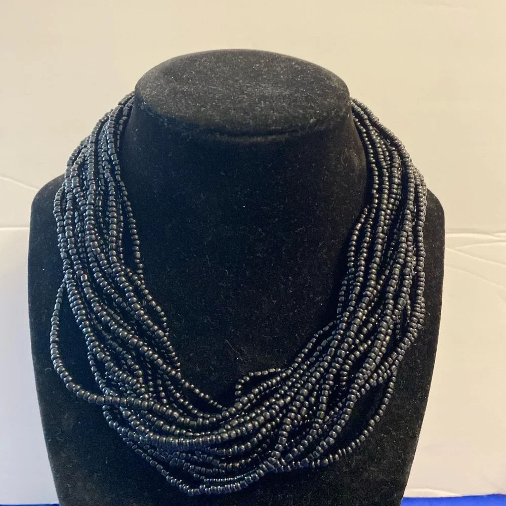 Elegant Black Beaded Necklace - Picture 11 of 12